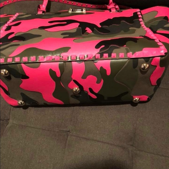 Valentino Rockstud Pink Camo Handbag - Picture 4 of 8